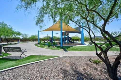 22029 33 Pl, Phoenix AZ 85018 exterior