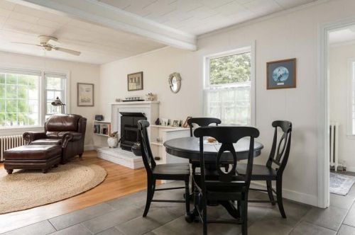 28 Hall St, Plymouth MA 02360-4122 exterior