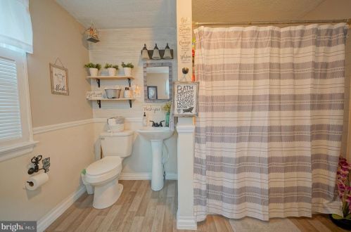 61 Barber Ave, West Deptford NJ 08096-2832 exterior