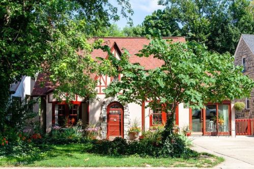 1921 Trevilian Way, Louisville, KY 40205-2139