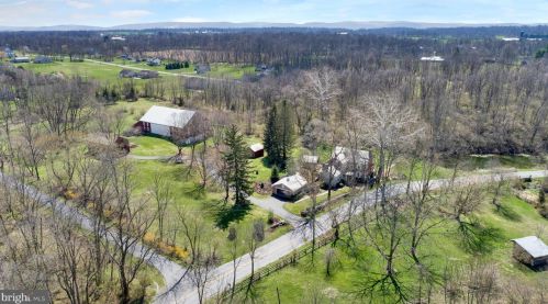 385 Springview Rd, Carlisle PA 17015-7411 exterior