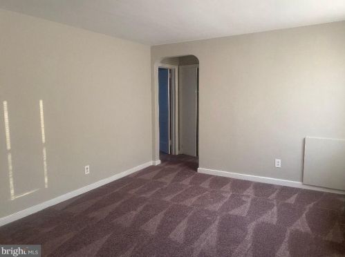 609 Broadway, West Deptford NJ 08093-1172 exterior