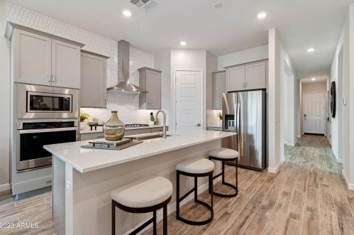 21926 61 St, Phoenix AZ 85035-1601 exterior