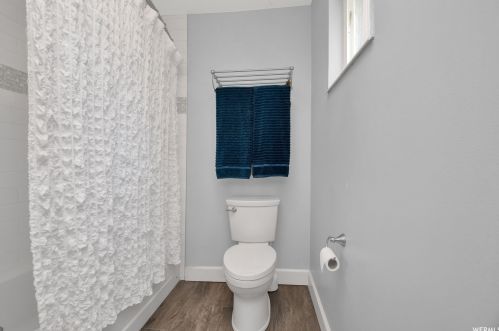 1716 Paulista Way, Sandy UT 84093-6847 exterior