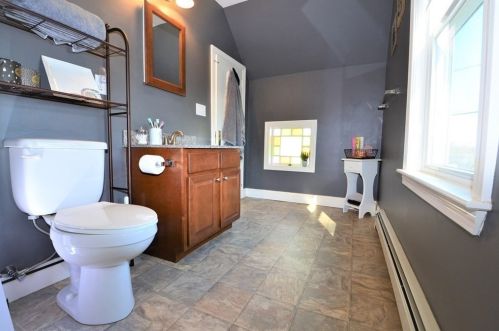 112 Bates Ave, Quincy MA 02169-1508 exterior