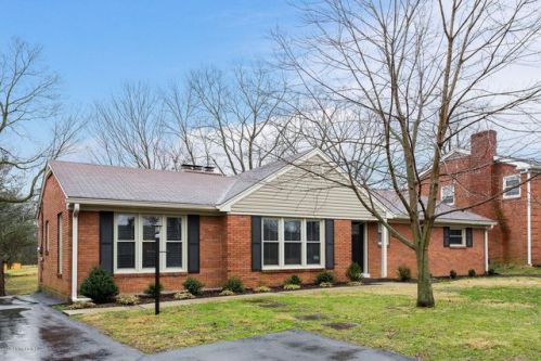 135 Tanglewood Trl, Louisville, KY 40223-2815