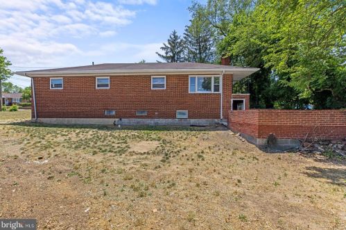 213 Berkley Rd, West Deptford NJ 08066-1503 exterior