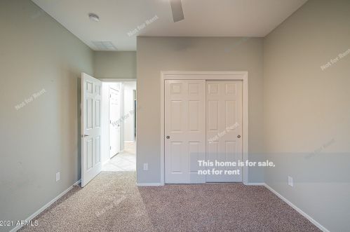 1823 Eastman Dr, Phoenix AZ 85086-1503 exterior