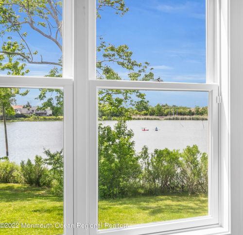 56 Rivers Edge Dr, Little Silver NJ 07739-1706 exterior