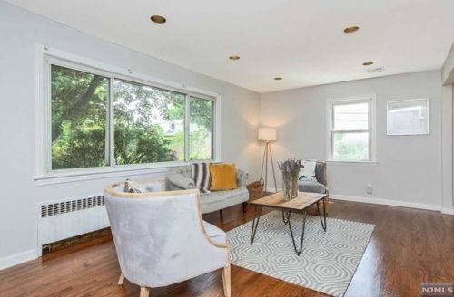 160 Magnolia Ave, Cresskill NJ  07626-1930 exterior