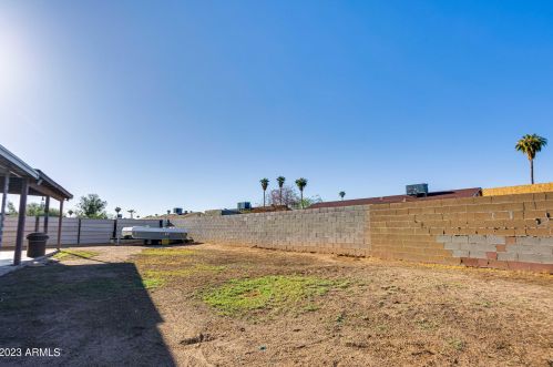 1821 68th Dr, Phoenix AZ 85033-8254 exterior