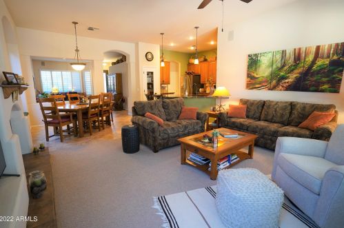 318 Campo Bello Dr, Phoenix AZ 85032-2216 exterior