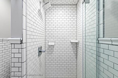 182 Pinckney Rd, Little Silver NJ 07739-1015 exterior