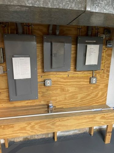 496 Nash Rd, New Bedford MA 02746-1827 exterior