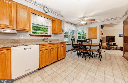 34 Pelham Dr, West Deptford NJ 08051-1736 exterior