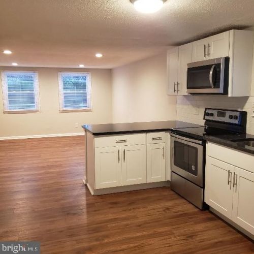 276 Park Ave, West Deptford NJ  08096-3525 exterior