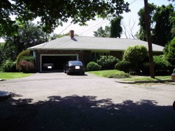 20 Stonewood Dr, Newton, MA 02459-2701