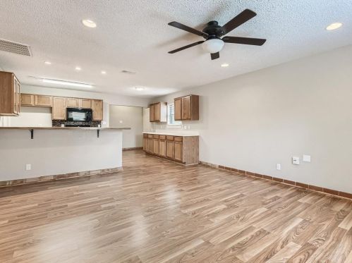 7032 Greenview Cir, Fort Worth TX 76120-1343 exterior