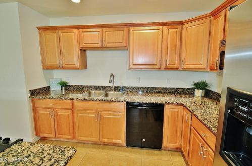 19215 29 Pl, Phoenix AZ 85008-2818 exterior