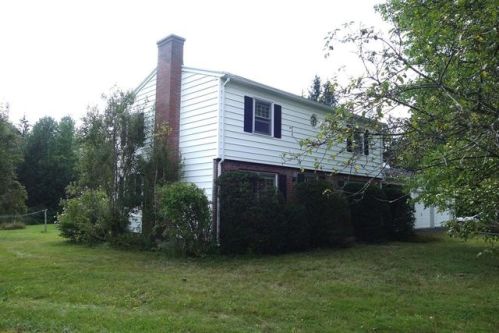 25 Lantern Ln, Amherst, MA 01002-3222
