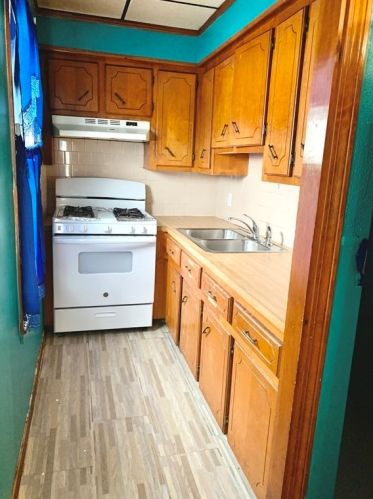 106 Ashley Blvd, New Bedford MA 02746-1911 exterior