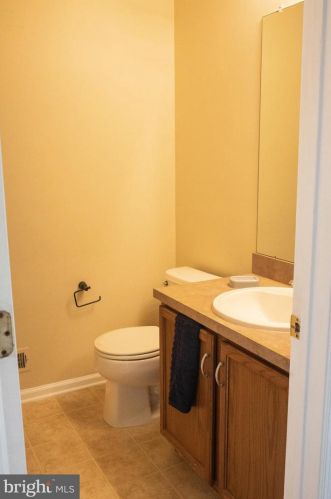 11 Highgrove Ct, West Deptford NJ 08086-3814 exterior