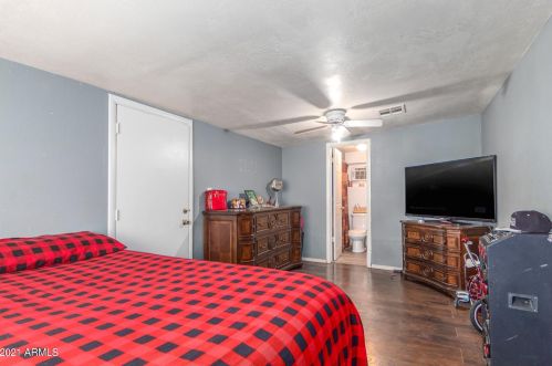 3851 63 Dr, Phoenix AZ 85033-5204 exterior