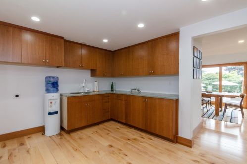 155 Great Nck Rd, Wareham MA 02571-2426 exterior