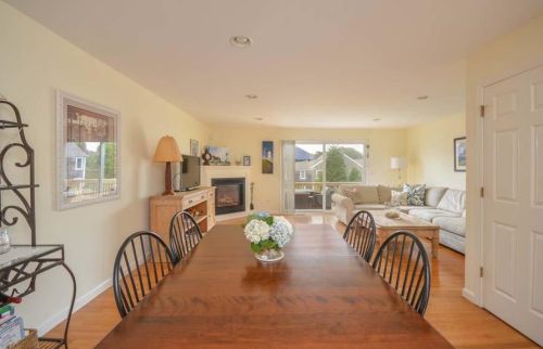 850 Falmouth Hwy, Falmouth MA 02540-2118 exterior