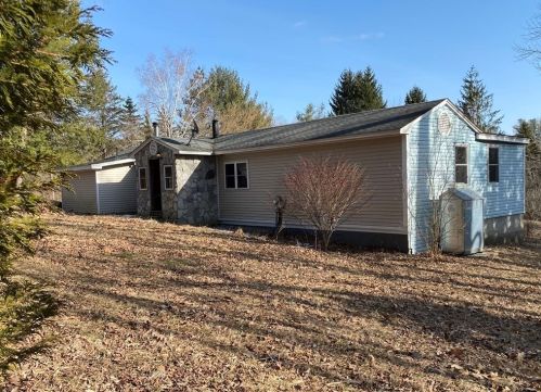 1 Allen Coit Rd, Montgomery, MA 01050-9770