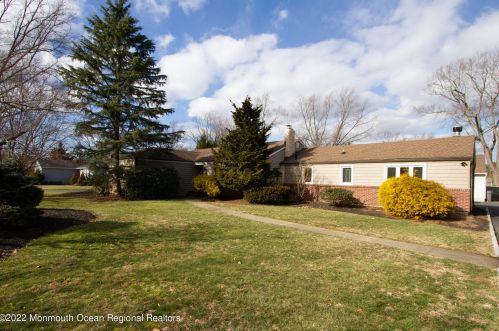 65 Silverside Ave, Little Silver, NJ 07739-1712