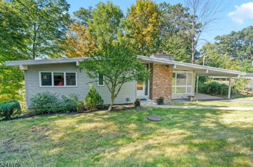 20 Robin Ln, Skyline Lakes NJ 07456-2932 exterior