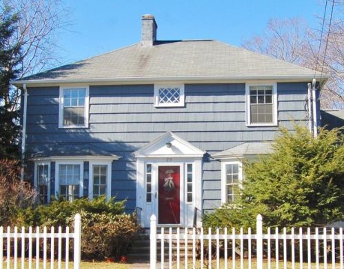 29 Pierrepont Rd, Newton, MA 02462-1130