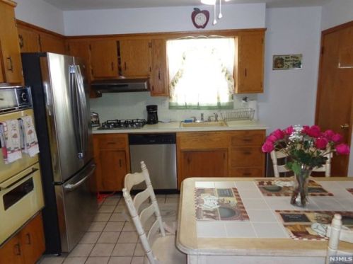 133 Belgrove Dr, Kearny NJ 07032-1505 exterior