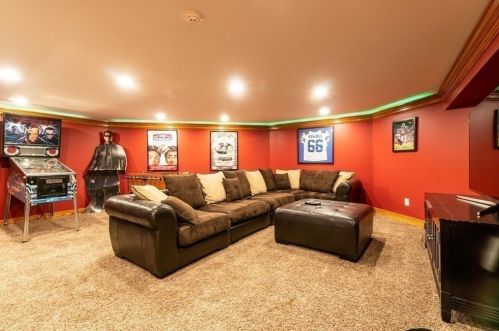 61 Brg St, Hingham MA 02061-2333 exterior