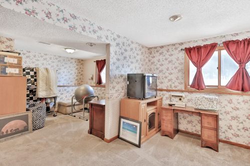 1006 12th St, Princeton MN 55371-1009 exterior