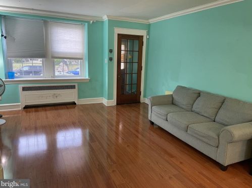 3110 Knorr St, Philadelphia, PA 19149-2630