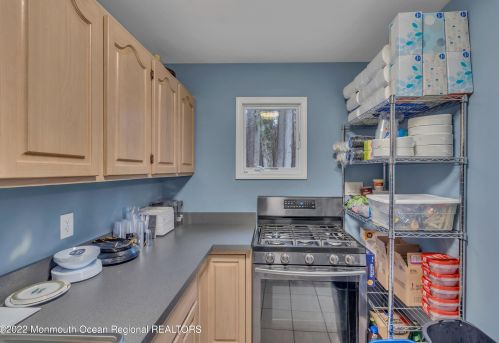 6 Pitney Ln, Jackson Twp NJ 08527-2933 exterior