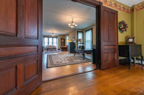 119 Main St, North Brookfield MA 01535-1438 exterior