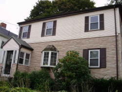12 Curve St, Newton, MA 02465-2207