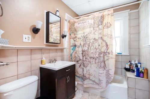 19 Almont Ave, Worcester MA 01604-3002 exterior