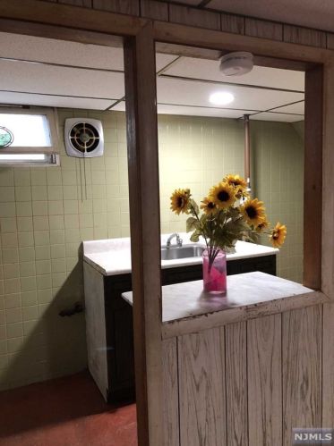 133 Belgrove Dr, Kearny NJ 07032-1505 exterior