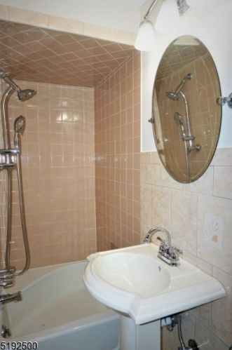 87 Brg St, Belleville NJ 07109-2429 exterior