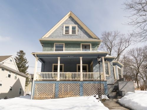 214 Langley Rd, Newton, MA 02459-2325