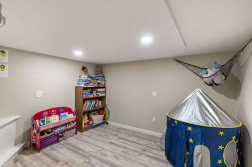 940 Randolph Ave, Milton MA 02186-4030 exterior