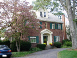 1659 Washington St, Newton, MA 02465-2229