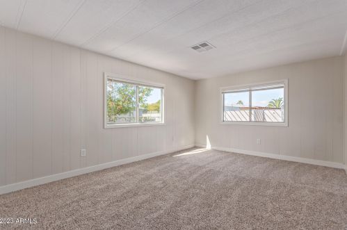 424 Charleston Ave, Phoenix AZ  85022-1529 exterior