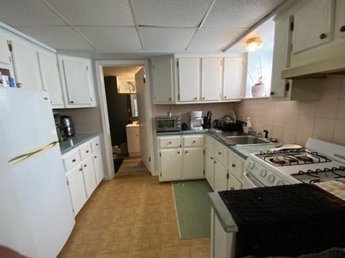 747 Penn St, Fall River MA 02724-1276 exterior