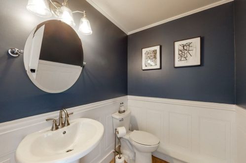 11 Colonial Dr, Shrewsbury MA  01545-1520 exterior