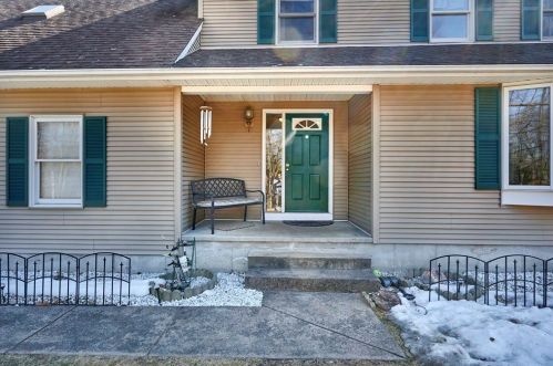 1685 Mountain Rd, Montgomery MA 01085-1480 exterior